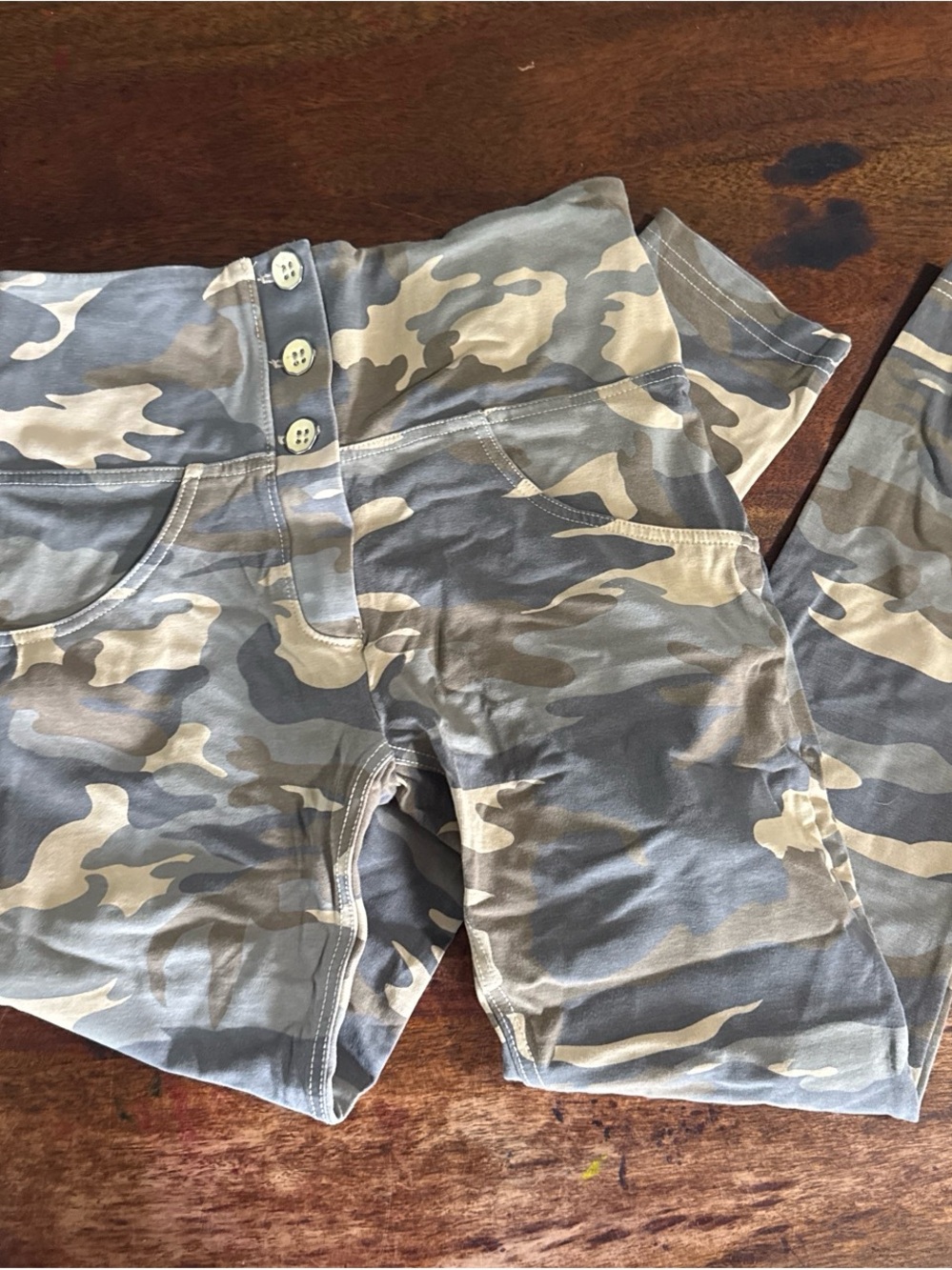 Freddy Women’s Camo Leggings - Gray & Cream butt lifting